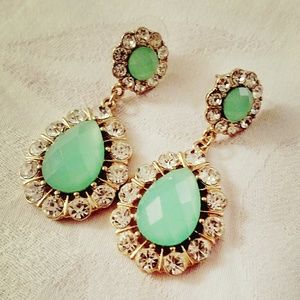 Forever 21 emerald green fashion earrings